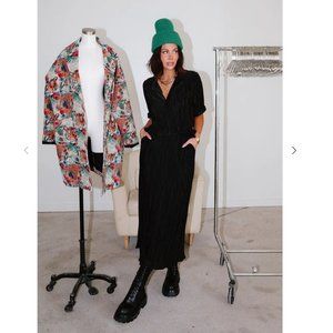 ISO (NOT FOR SALE!!) Dressed in LALA Ćest la Vie Plissé Skirt Set in Black 2X